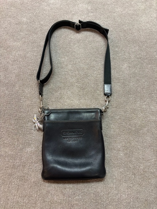 Coach Handbags - Coach Black Leather Crossbody Bag Vintage Style Unisex